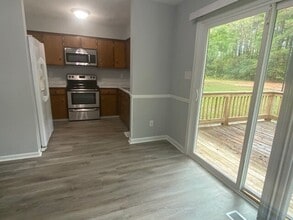 960 Thompson Rd in Four Oaks, NC - Building Photo - Building Photo