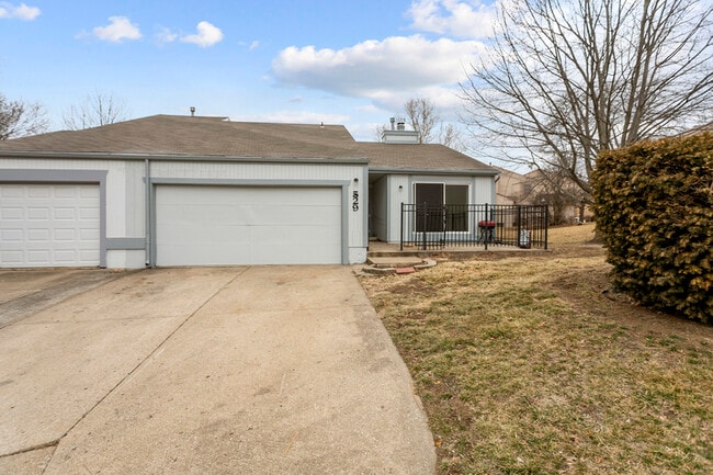 529 NW Valleybrook Rd in Blue Springs, MO - Building Photo - Building Photo