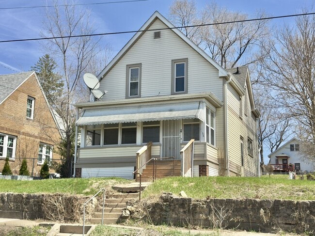 property at 1126 16th St