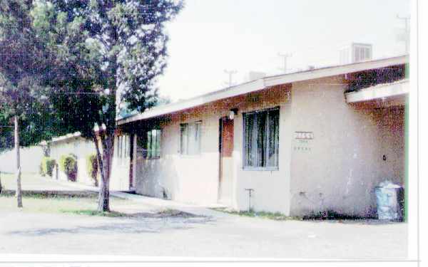 1264 N Sierra Way in San Bernardino, CA - Foto de edificio - Building Photo