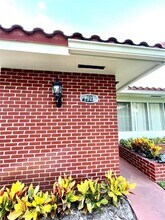 7321 SW 11th St in Plantation, FL - Foto de edificio - Building Photo