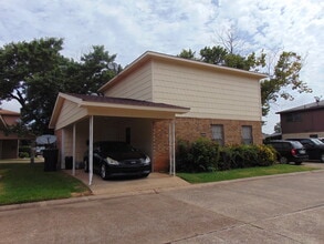 203 Bourbon St in Bossier City, LA - Foto de edificio - Building Photo
