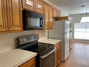 4305 Hayes St in Denton, TX - Building Photo - Building Photo