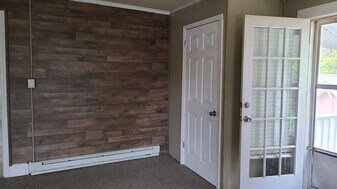 301 Oakwood St, Unit 301 - C in High Point, NC - Building Photo