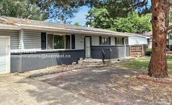 1405 Village Ln in Fort Collins, CO - Building Photo