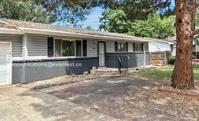 property at 1405 Village Ln