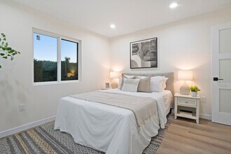 2352 E Delia Ln in Orange, CA - Building Photo - Building Photo