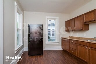 374 Jay St in Elgin, IL - Building Photo - Building Photo
