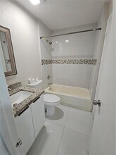 6901 NW 179th St in Hialeah, FL - Building Photo - Building Photo
