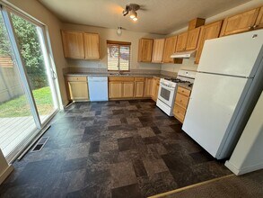 3 SE Cleveland Ave in Bend, OR - Building Photo - Building Photo