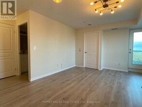 2545 Erin Centre Blvd in Mississauga, ON - Building Photo - Building Photo