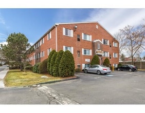 35 Prospect St in Woburn, MA - Building Photo - Building Photo