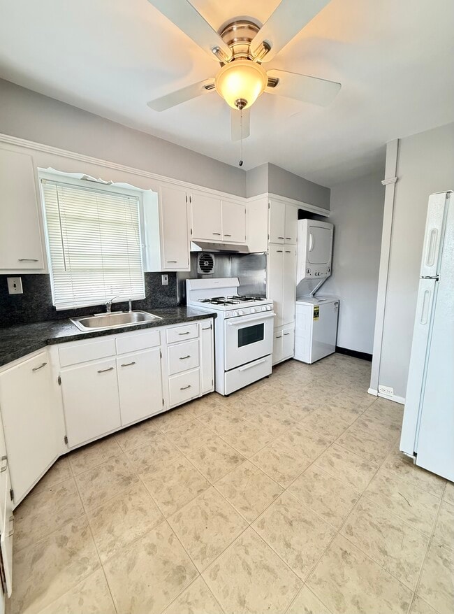 60 Oak St, Unit 2