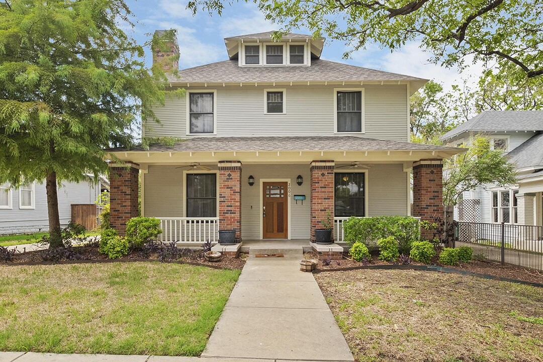 2006 Lipscomb St in Fort Worth, TX - Building Photo