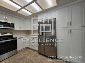 20710 Garden Manor Ct in Cupertino, CA - Foto de edificio - Building Photo