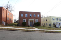 3212 28th St SE in Washington, DC - Foto de edificio - Building Photo