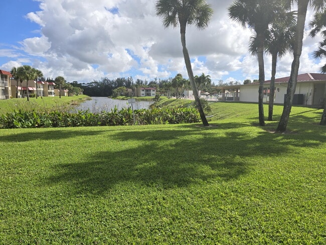 112 Lake Dora Dr in West Palm Beach, FL - Building Photo - Building Photo