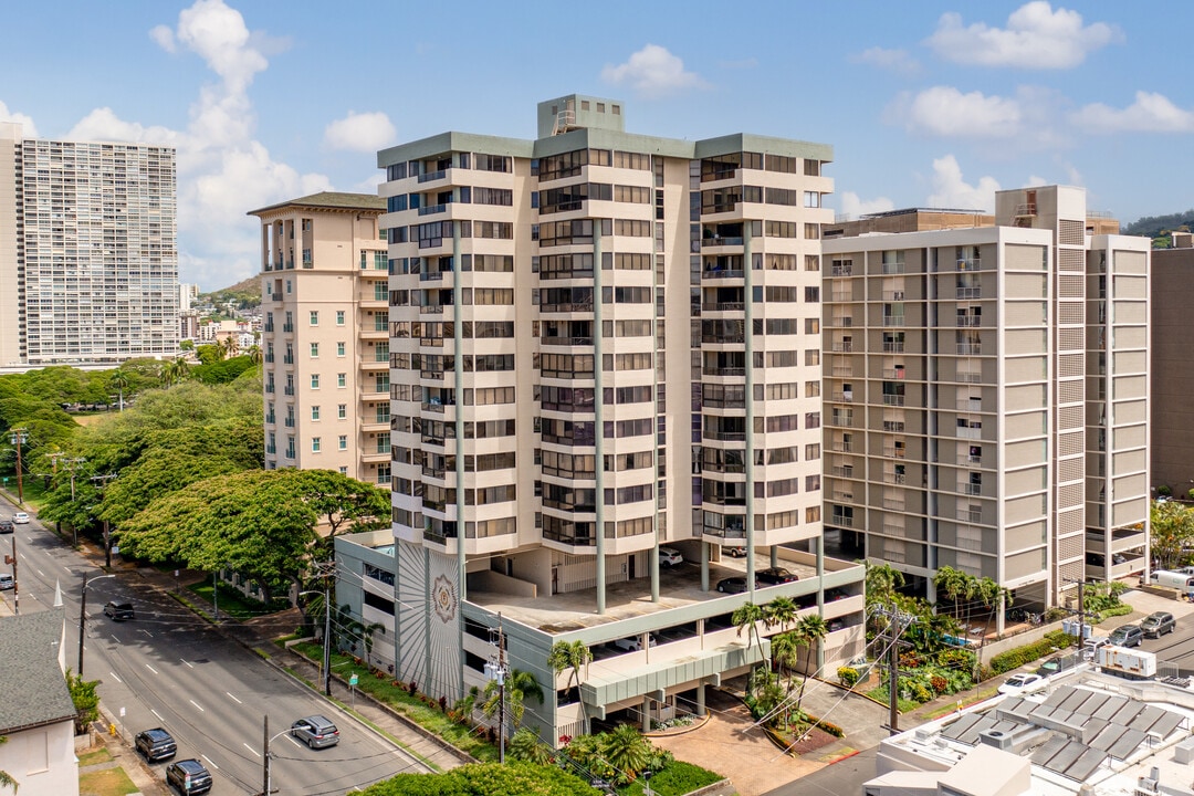 Sovereign Condominiums in Honolulu, HI - Foto de edificio