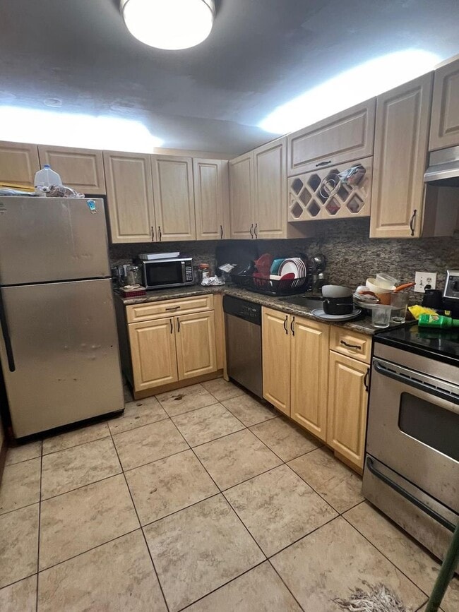 property at 4222 Inverrary Blvd