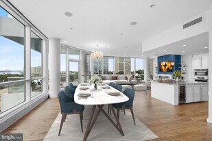 101 Walnut St in Philadelphia, PA - Building Photo