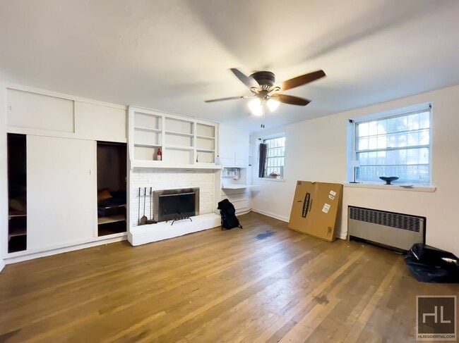 72 S 1st St, Unit 1 in Brooklyn, NY - Building Photo - Building Photo