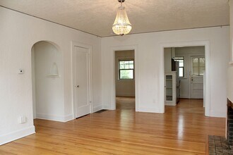 2915 SE Alder St in Portland, OR - Building Photo - Building Photo