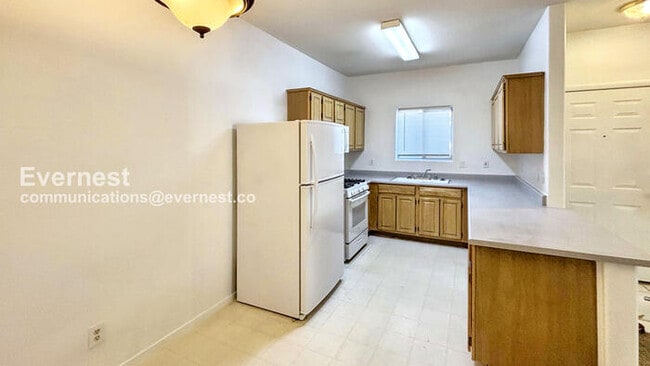 5655 E Sahara Ave in Las Vegas, NV - Building Photo - Building Photo
