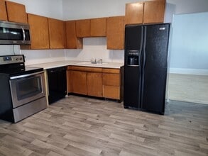 1111 Chestnut St, Unit Large 2 bedroom 1 bath in Wisconsin Rapids, WI - Building Photo - Building Photo