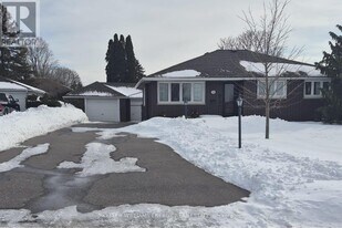 501 Kelly Ave in Oshawa, ON - Building Photo