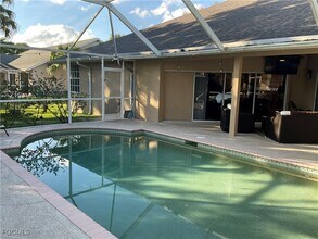 6715 Willow Lake Cir in Ft. Myers, FL - Building Photo - Building Photo