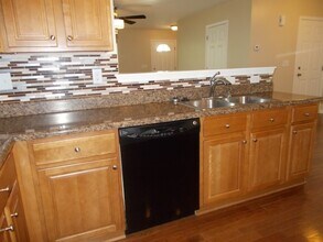 147 Collenton Ln in Mooresville, NC - Foto de edificio - Building Photo