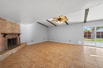 16419 Cairnway Dr in Houston, TX - Building Photo - Building Photo