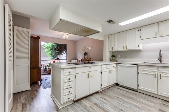 9625 Highland View Dr in Dallas, TX - Building Photo - Building Photo