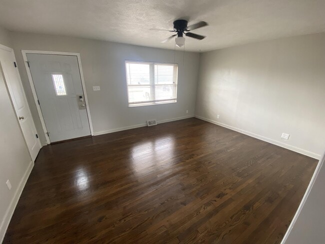 877 Windsor Dr in Salina, KS - Building Photo - Building Photo