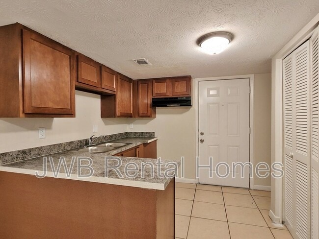 851 Bert Rd