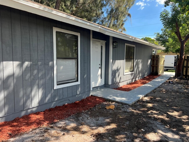 500 NE 34th St in Pompano Beach, FL - Building Photo - Building Photo