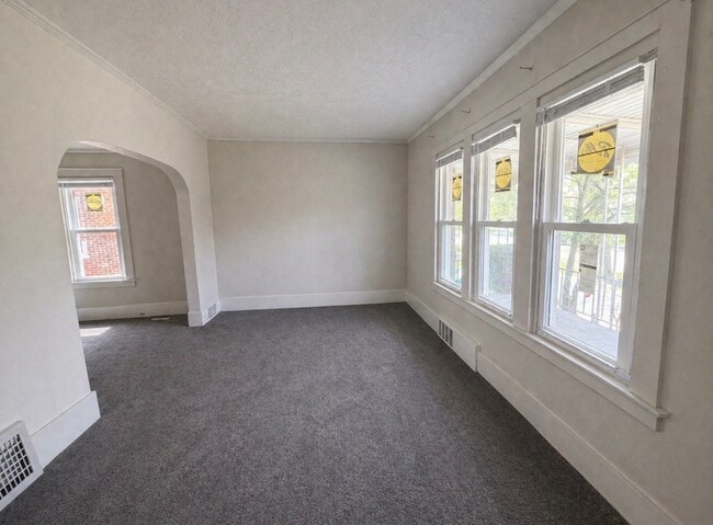 5856 Barrett St in Detroit, MI - Building Photo - Building Photo