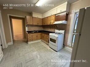466 Wyandotte St W in Windsor, ON - Building Photo - Building Photo