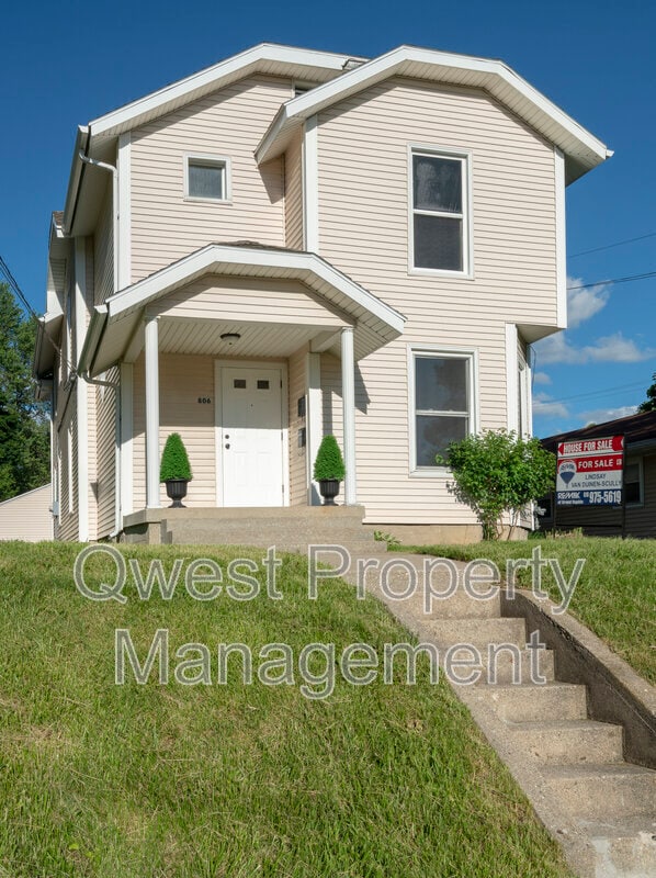 property at 806 Emerald Ave NE