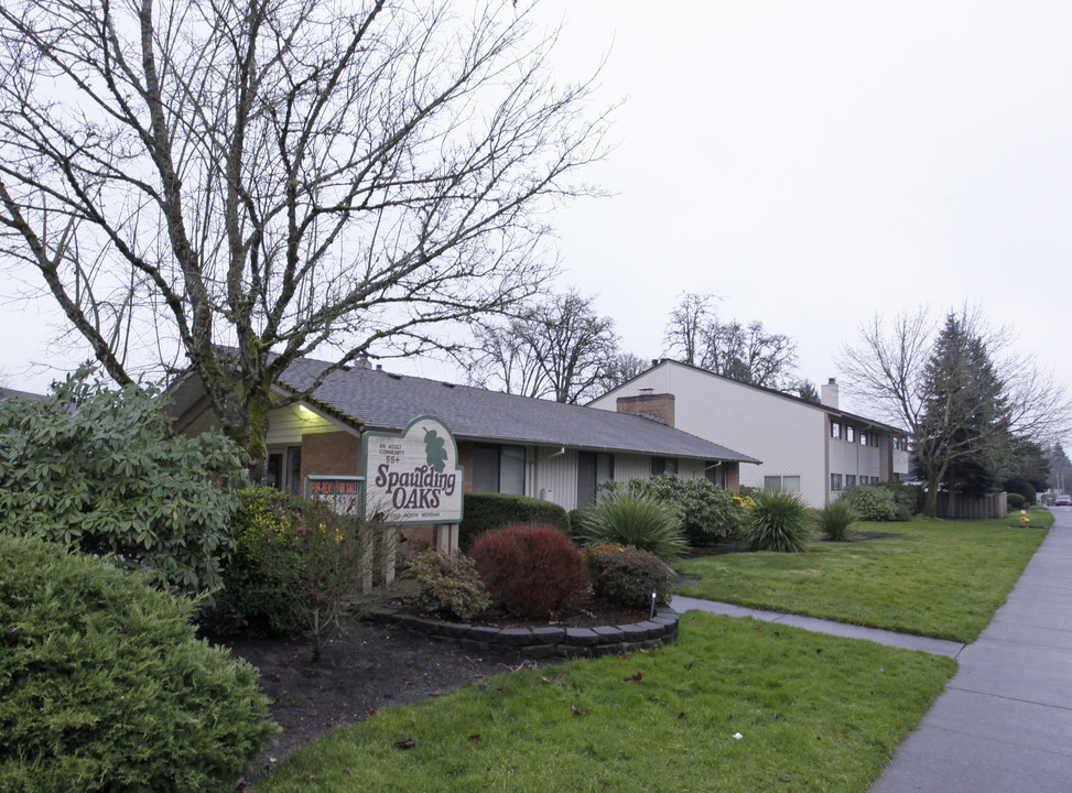 1100 N Meridian St in Newberg, OR - Building Photo