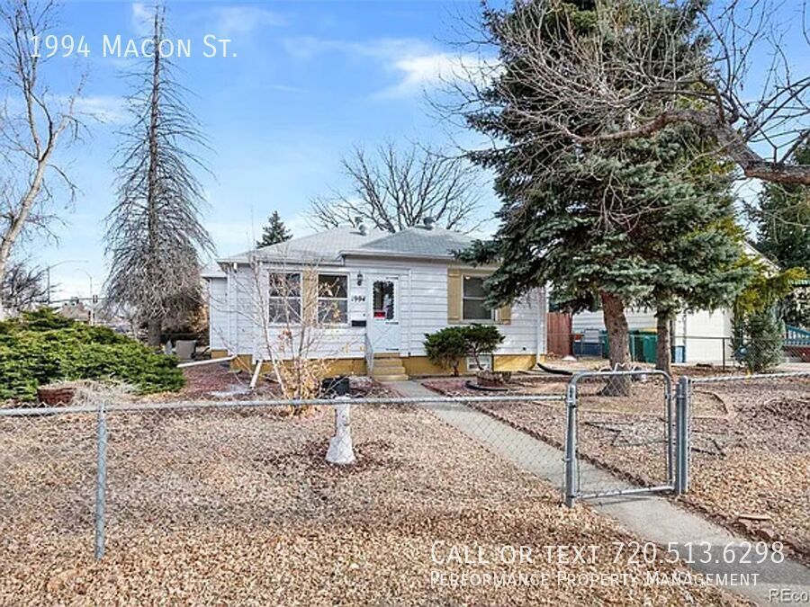 1994 Macon St in Aurora, CO - Building Photo