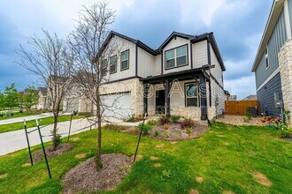 1520 Holly Lk Dr in Leander, TX - Building Photo - Building Photo