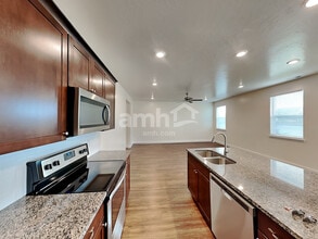 824 Grover Ct in West Bountiful, UT - Building Photo - Building Photo