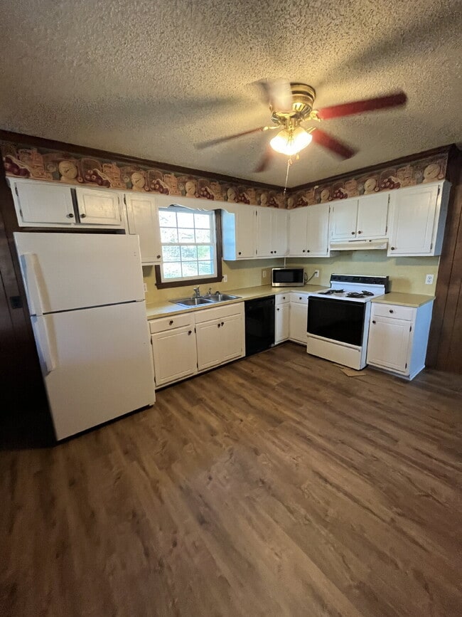 3935 Yokley St in Winston-Salem, NC - Building Photo - Building Photo