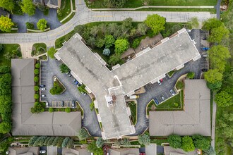 One Bloomingdale Place in Bloomingdale, IL - Building Photo - Building Photo