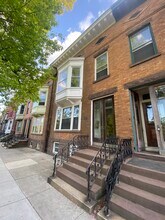 584 Madison Ave, Unit 3 in Albany, NY - Foto de edificio - Building Photo