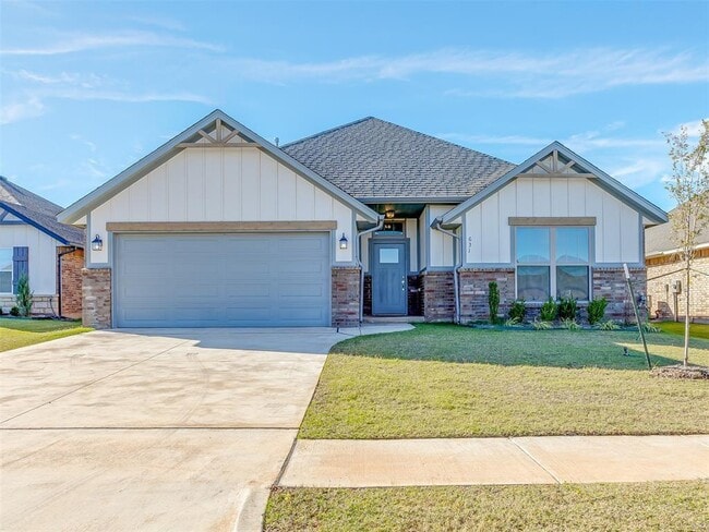 property at 631 Hackberry Ln