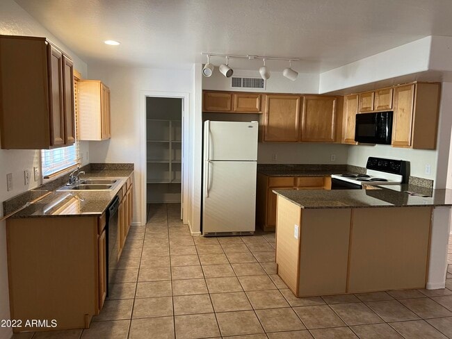 16346 N 172nd Ln in Surprise, AZ - Building Photo - Building Photo