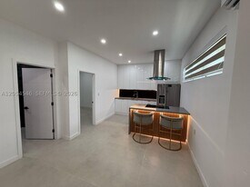 401 NW 131st St in North Miami, FL - Building Photo
