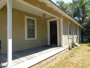 106 S Arthur St in El Dorado, KS - Building Photo - Building Photo